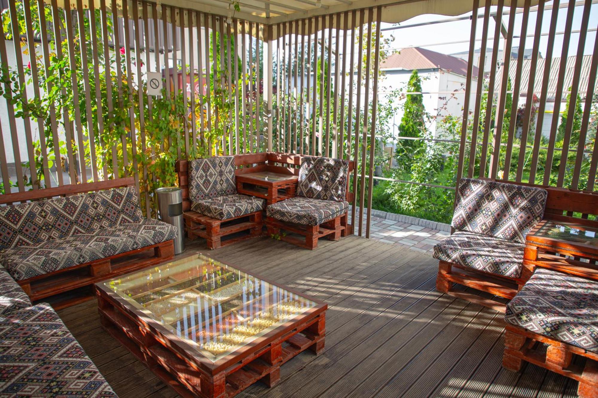 Casablanca Apart Hotel Bisjkek Eksteriør bilde
