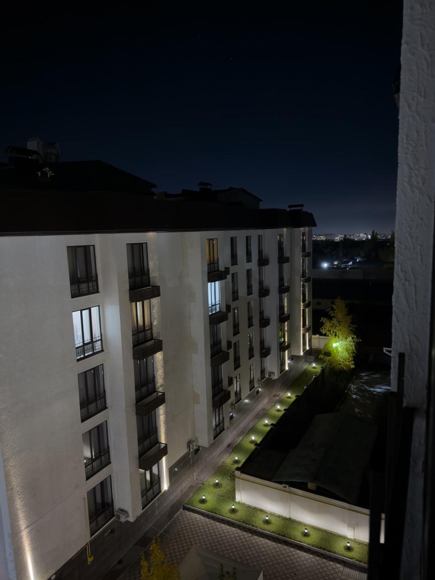 Casablanca Apart Hotel Bisjkek Eksteriør bilde