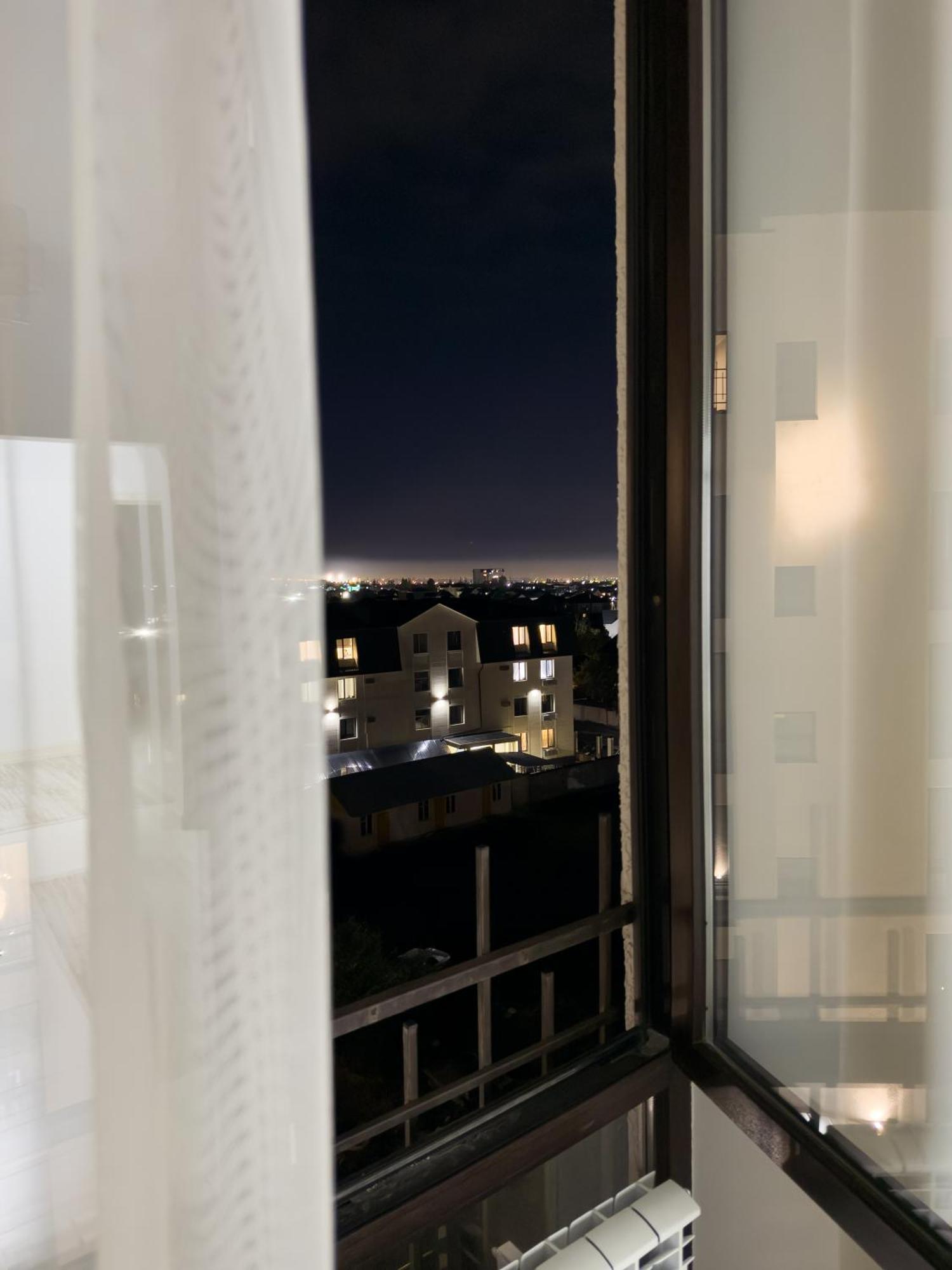 Casablanca Apart Hotel Bisjkek Eksteriør bilde