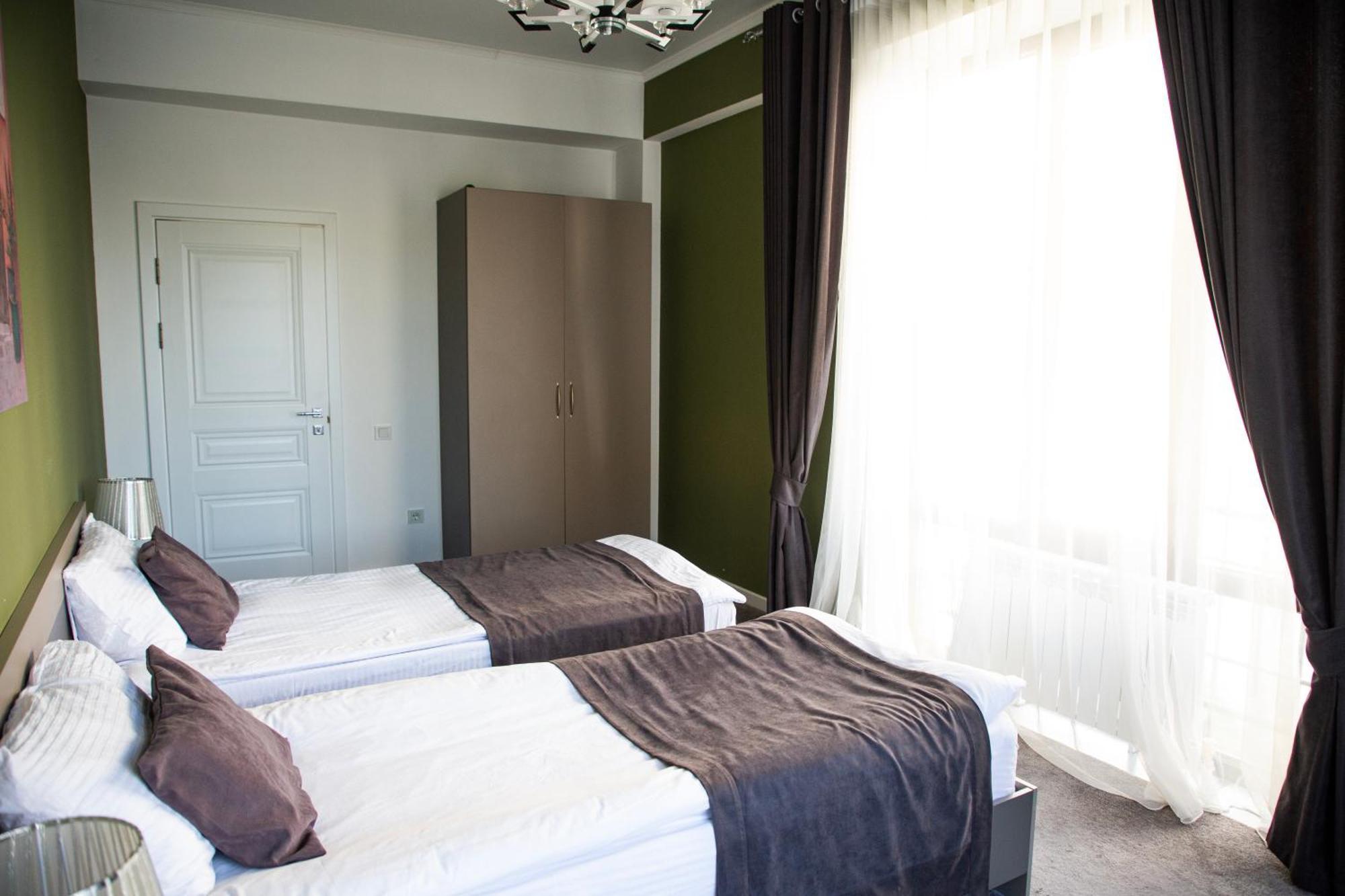 Casablanca Apart Hotel Bisjkek Eksteriør bilde