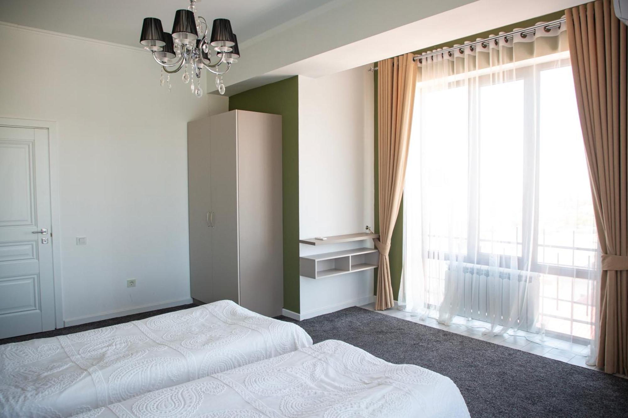 Casablanca Apart Hotel Bisjkek Eksteriør bilde